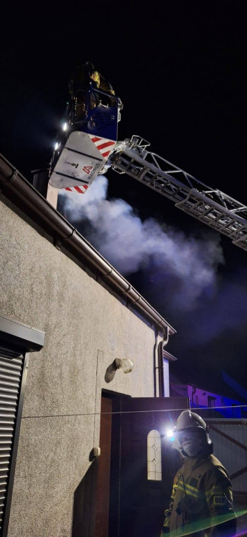 Pożar sadzy w kominie w Wyszkach