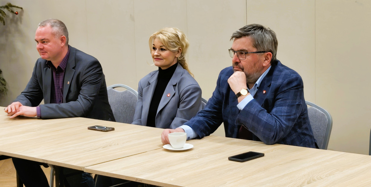 Karolina Pawliczak i Jarosław Urbaniak, posłowie Koalicji Obywatelskiej, spotkali się z mieszkańcami Jarocina