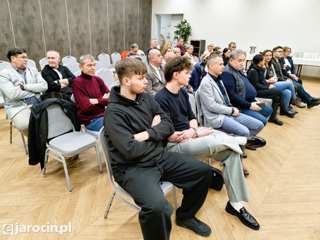 Karolina Pawliczak i Jarosław Urbaniak, posłowie Koalicji Obywatelskiej, spotkali się z mieszkańcami Jarocina