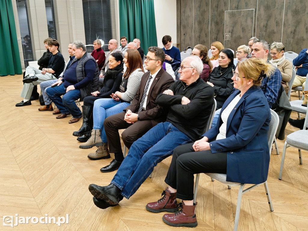 Karolina Pawliczak i Jarosław Urbaniak, posłowie Koalicji Obywatelskiej, spotkali się z mieszkańcami Jarocina