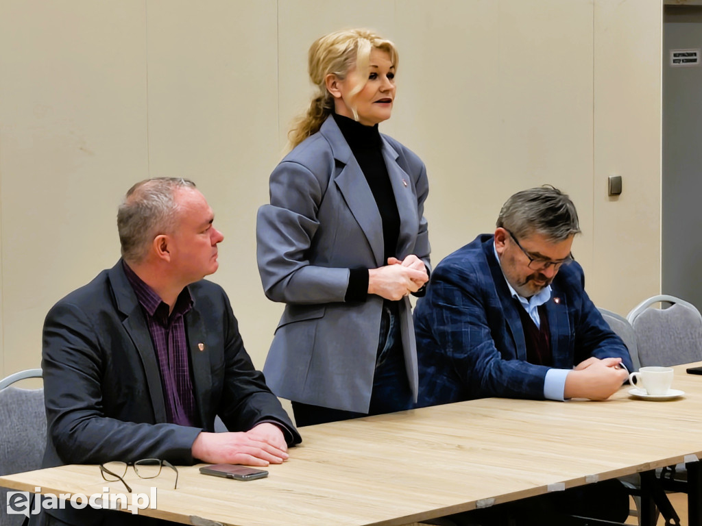 Karolina Pawliczak i Jarosław Urbaniak, posłowie Koalicji Obywatelskiej, spotkali się z mieszkańcami Jarocina