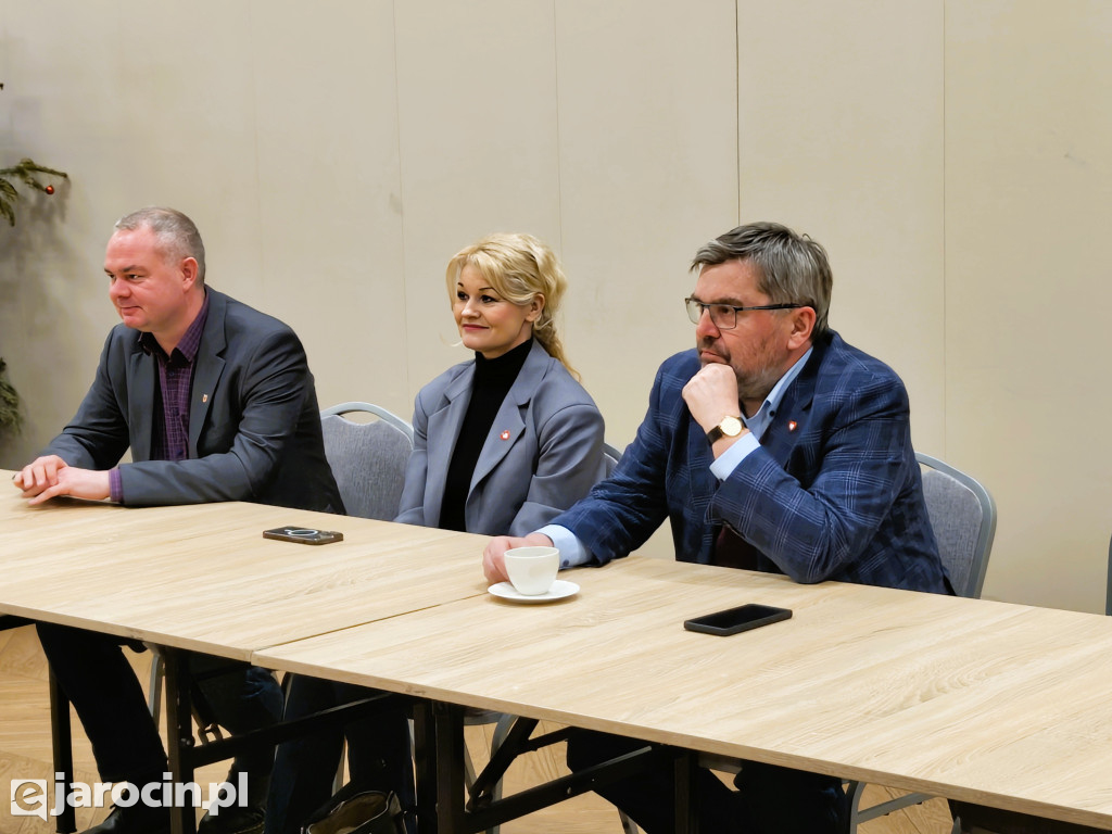 Karolina Pawliczak i Jarosław Urbaniak, posłowie Koalicji Obywatelskiej, spotkali się z mieszkańcami Jarocina