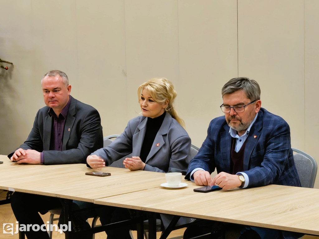 Karolina Pawliczak i Jarosław Urbaniak, posłowie Koalicji Obywatelskiej, spotkali się z mieszkańcami Jarocina