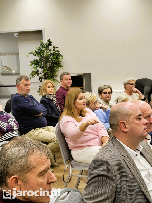 Karolina Pawliczak i Jarosław Urbaniak, posłowie Koalicji Obywatelskiej, spotkali się z mieszkańcami Jarocina