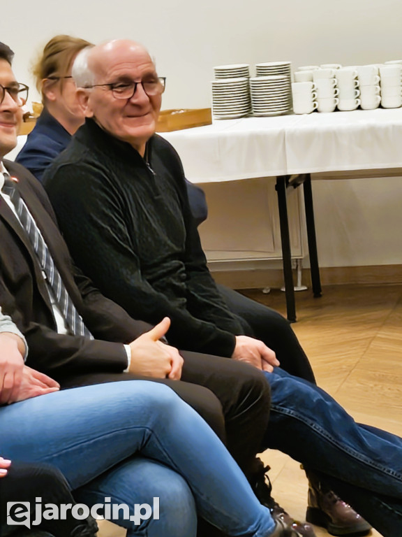 Karolina Pawliczak i Jarosław Urbaniak, posłowie Koalicji Obywatelskiej, spotkali się z mieszkańcami Jarocina