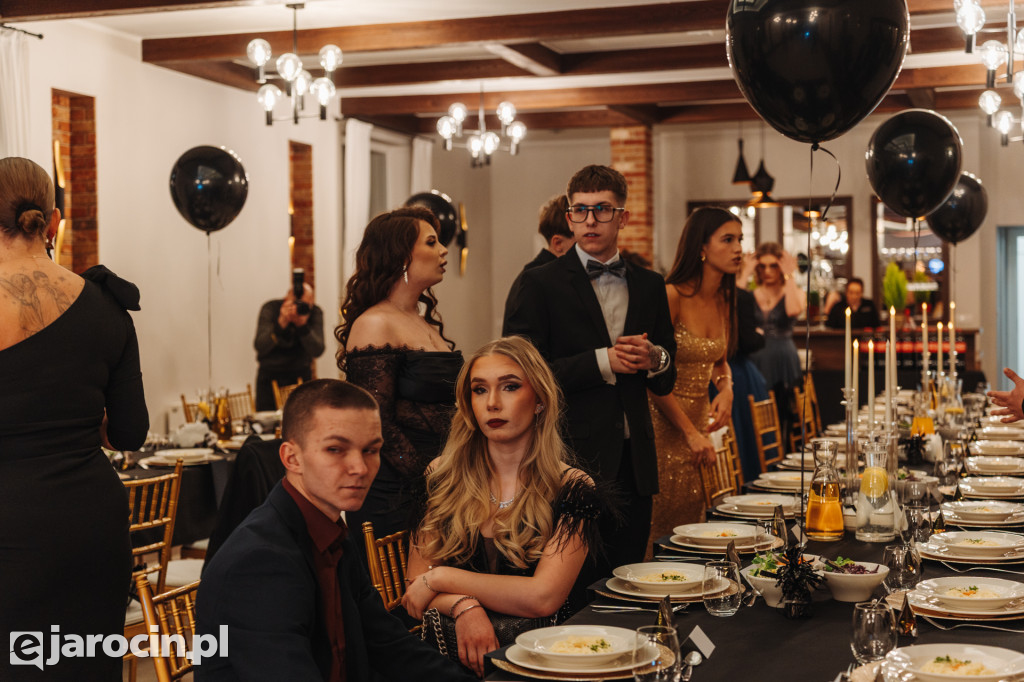 Studniówka 2025 maturzystów Społecznego Liceum Ogólnokształcącego w Jarocinie