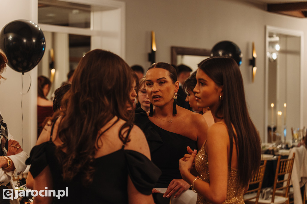 Studniówka 2025 maturzystów Społecznego Liceum Ogólnokształcącego w Jarocinie