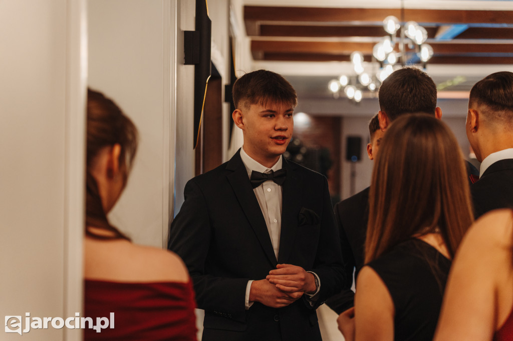 Studniówka 2025 maturzystów Społecznego Liceum Ogólnokształcącego w Jarocinie