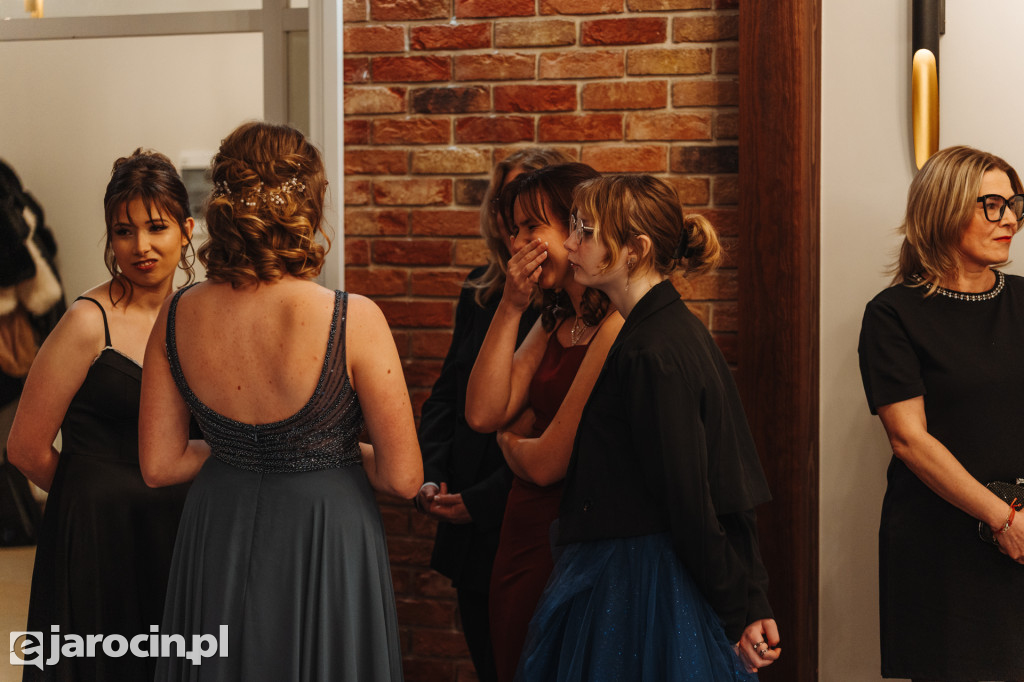 Studniówka 2025 maturzystów Społecznego Liceum Ogólnokształcącego w Jarocinie