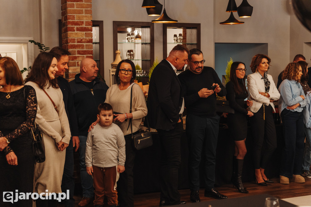 Studniówka 2025 maturzystów Społecznego Liceum Ogólnokształcącego w Jarocinie