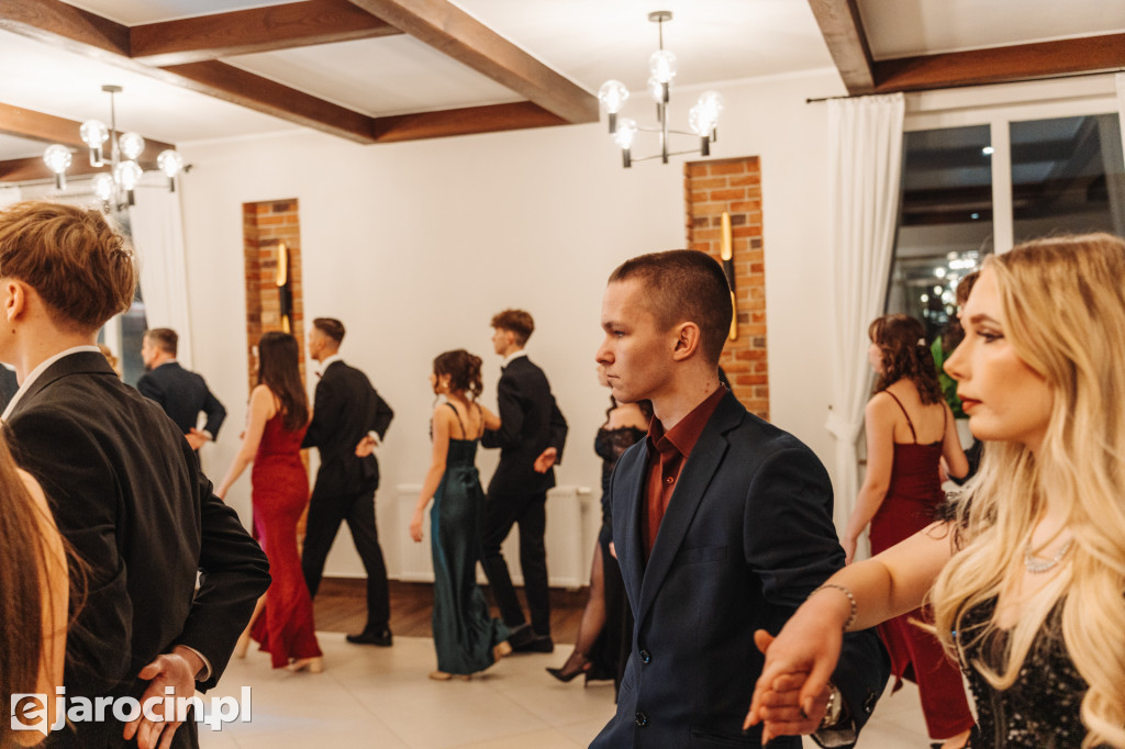 Studniówka 2025 maturzystów Społecznego Liceum Ogólnokształcącego w Jarocinie