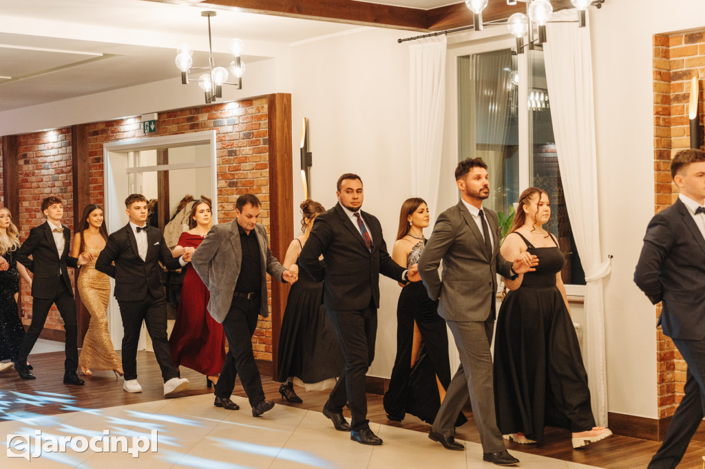 Studniówka 2025 maturzystów Społecznego Liceum Ogólnokształcącego w Jarocinie