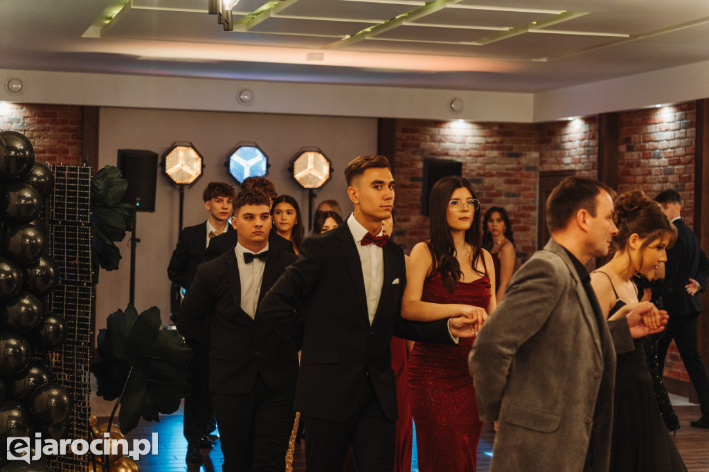 Studniówka 2025 maturzystów Społecznego Liceum Ogólnokształcącego w Jarocinie