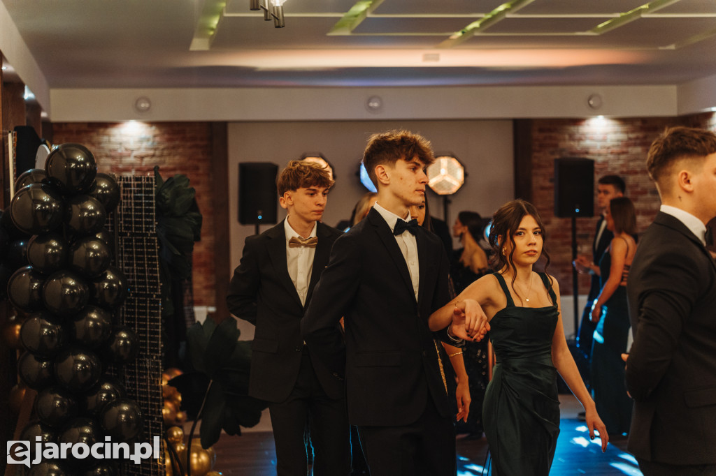 Studniówka 2025 maturzystów Społecznego Liceum Ogólnokształcącego w Jarocinie