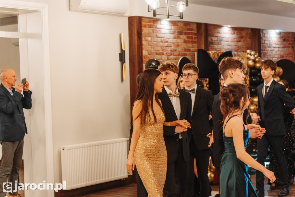 Studniówka 2025 maturzystów Społecznego Liceum Ogólnokształcącego w Jarocinie