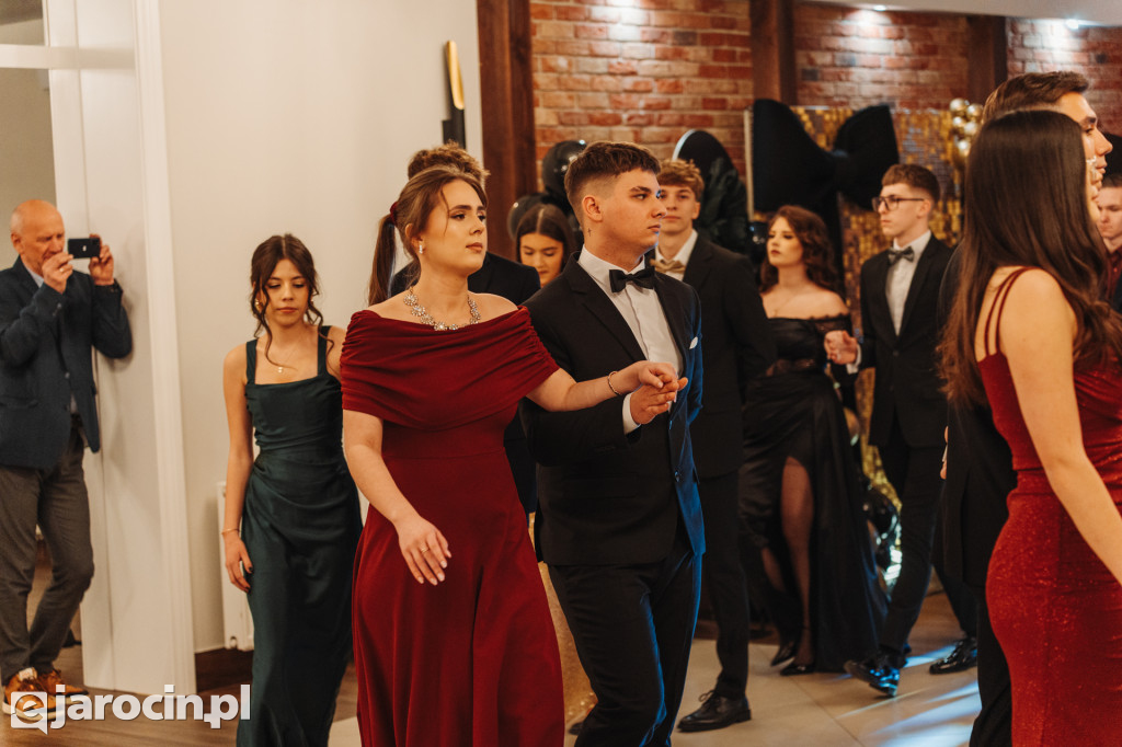 Studniówka 2025 maturzystów Społecznego Liceum Ogólnokształcącego w Jarocinie