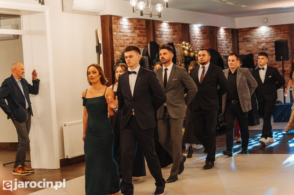 Studniówka 2025 maturzystów Społecznego Liceum Ogólnokształcącego w Jarocinie