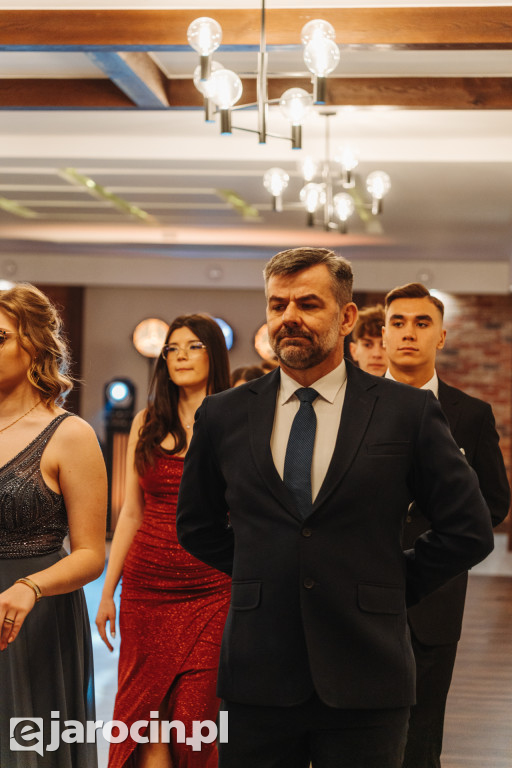 Studniówka 2025 maturzystów Społecznego Liceum Ogólnokształcącego w Jarocinie