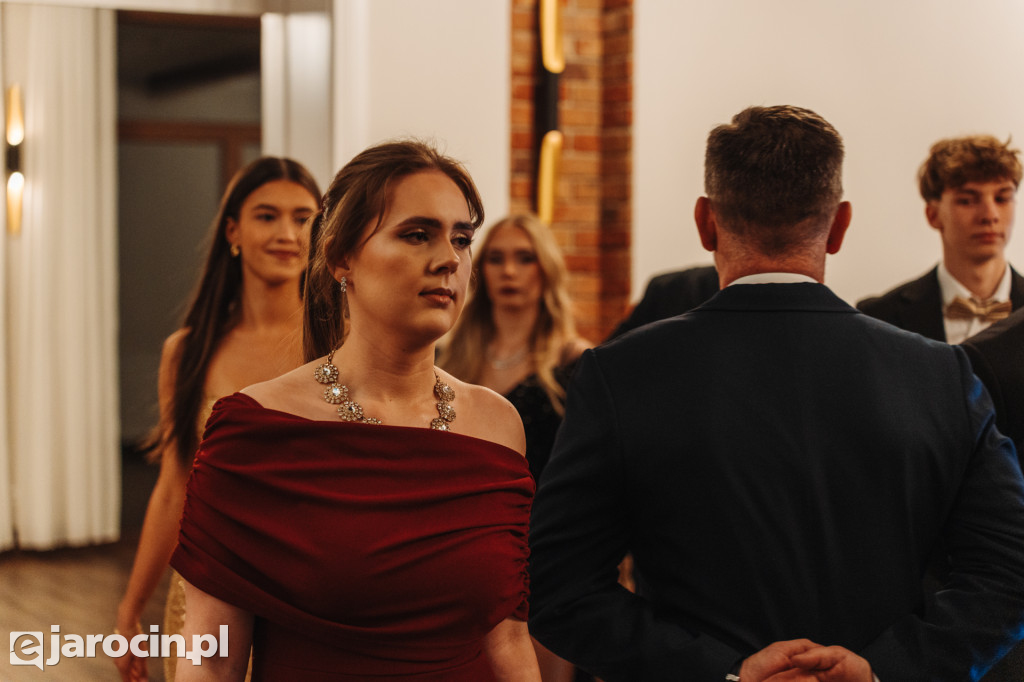 Studniówka 2025 maturzystów Społecznego Liceum Ogólnokształcącego w Jarocinie