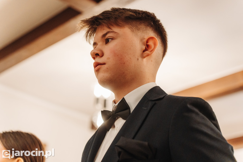 Studniówka 2025 maturzystów Społecznego Liceum Ogólnokształcącego w Jarocinie