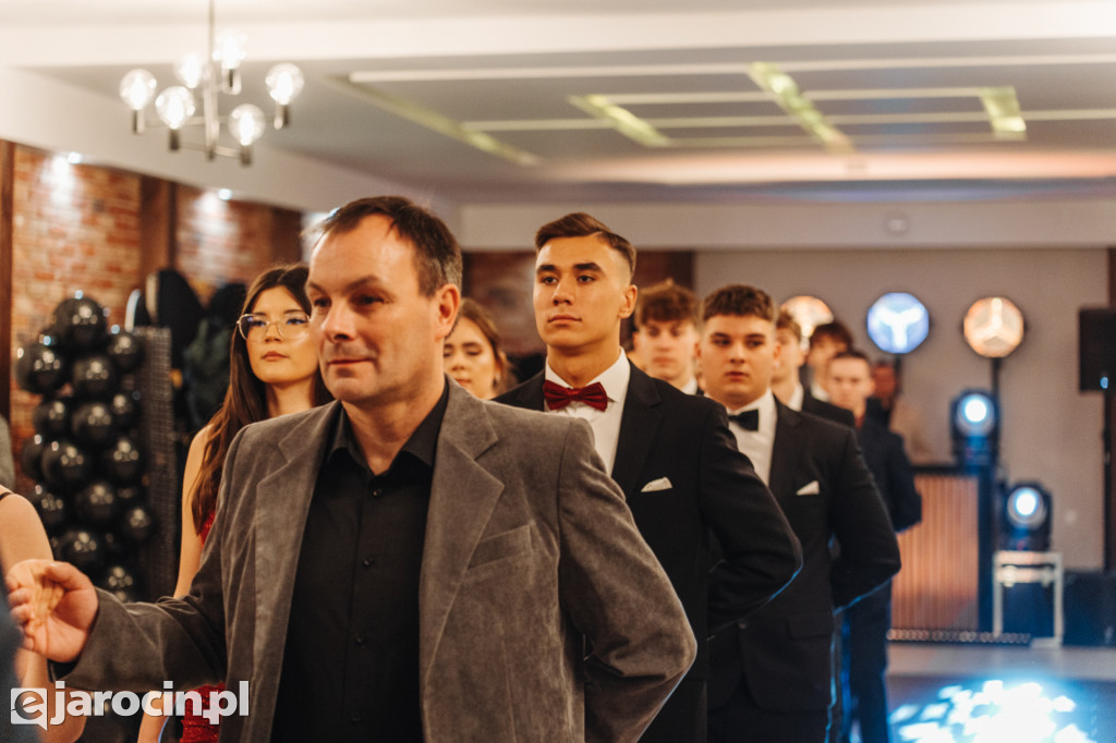 Studniówka 2025 maturzystów Społecznego Liceum Ogólnokształcącego w Jarocinie