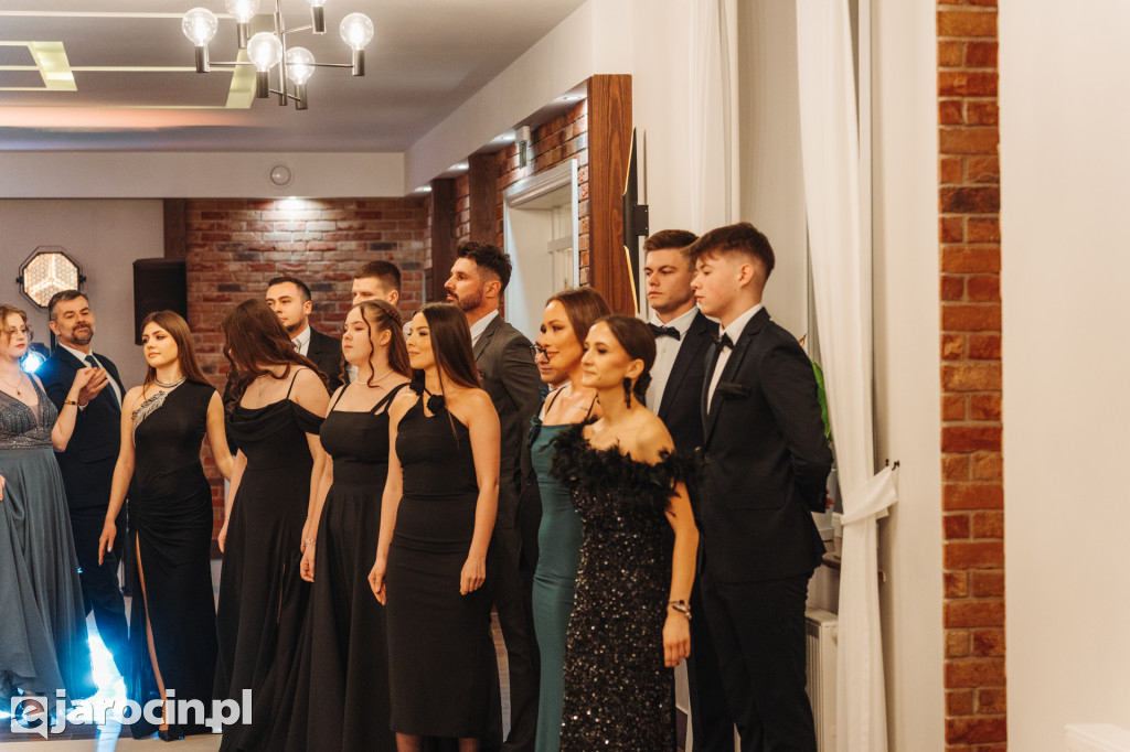 Studniówka 2025 maturzystów Społecznego Liceum Ogólnokształcącego w Jarocinie