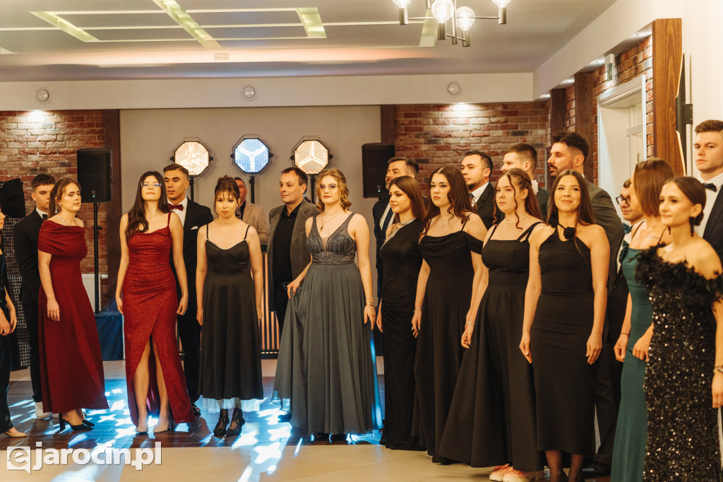 Studniówka 2025 maturzystów Społecznego Liceum Ogólnokształcącego w Jarocinie