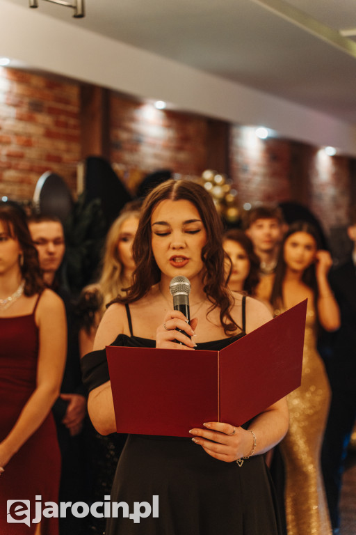 Studniówka 2025 maturzystów Społecznego Liceum Ogólnokształcącego w Jarocinie