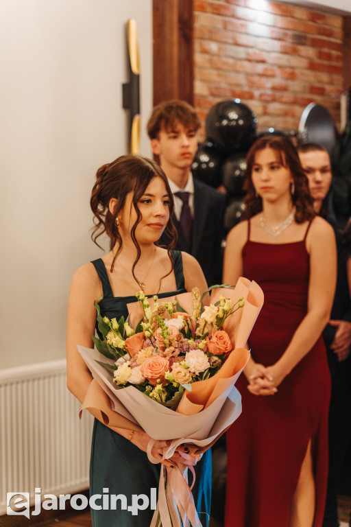 Studniówka 2025 maturzystów Społecznego Liceum Ogólnokształcącego w Jarocinie