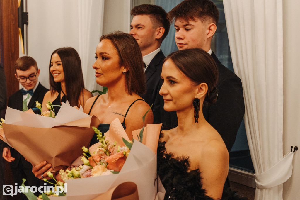 Studniówka 2025 maturzystów Społecznego Liceum Ogólnokształcącego w Jarocinie