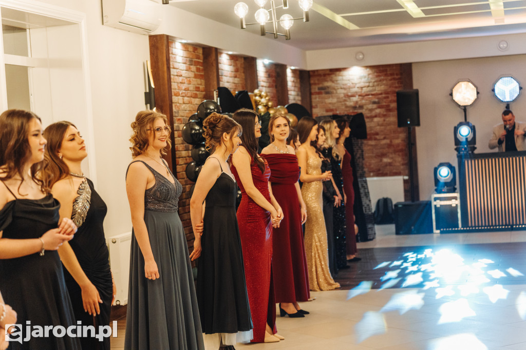 Studniówka 2025 maturzystów Społecznego Liceum Ogólnokształcącego w Jarocinie