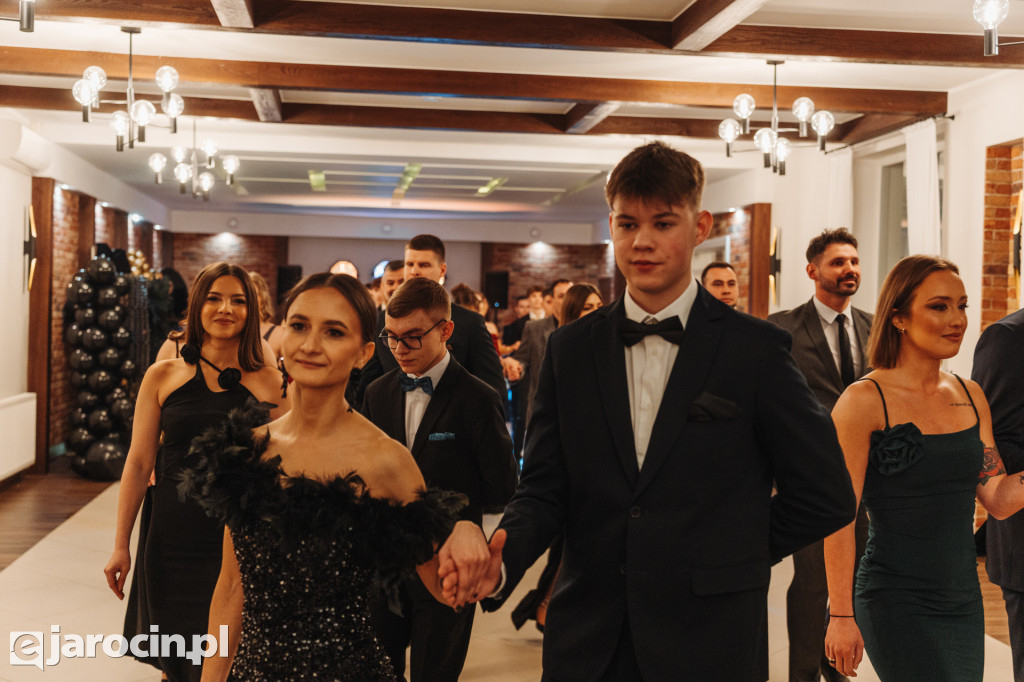 Studniówka 2025 maturzystów Społecznego Liceum Ogólnokształcącego w Jarocinie