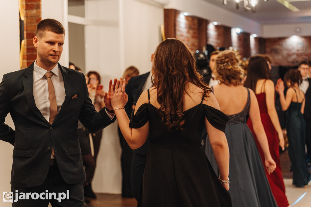 Studniówka 2025 maturzystów Społecznego Liceum Ogólnokształcącego w Jarocinie