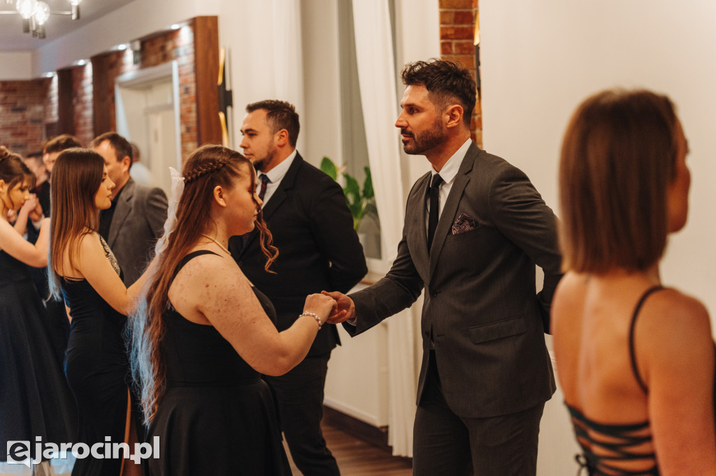 Studniówka 2025 maturzystów Społecznego Liceum Ogólnokształcącego w Jarocinie