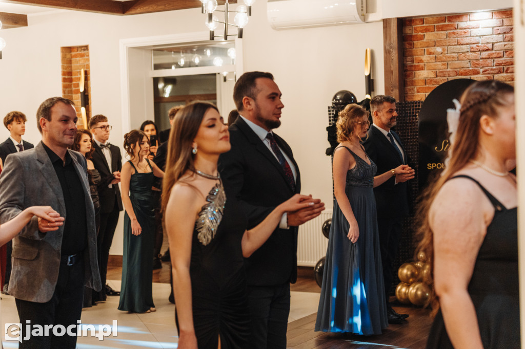 Studniówka 2025 maturzystów Społecznego Liceum Ogólnokształcącego w Jarocinie