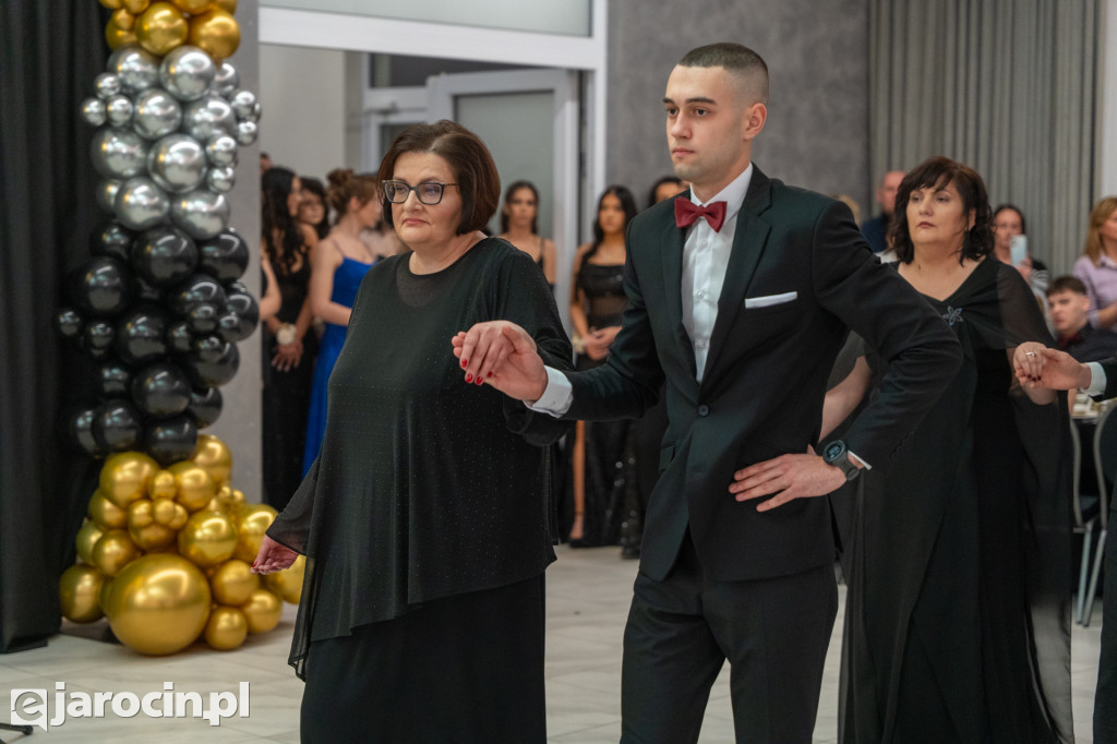 Studniówka 2025 maturzystów ZSP nr 2 w Jarocinie