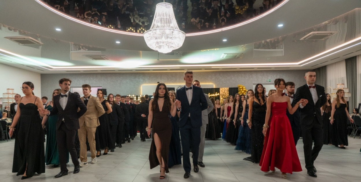 Studniówka 2025 maturzystów ZSP nr 2 w Jarocinie