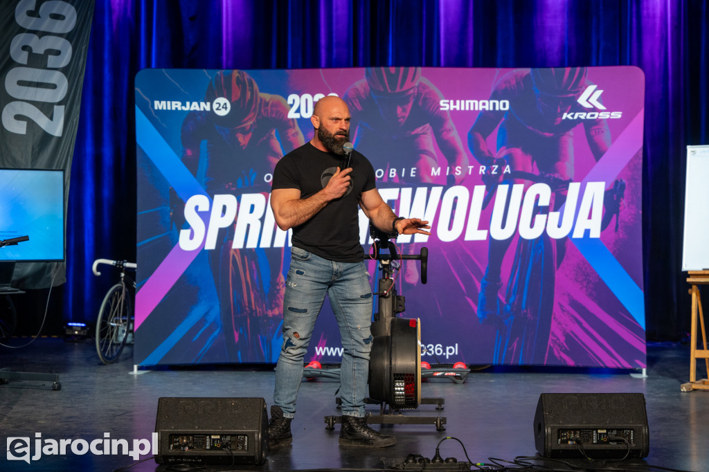 Jarocin na rowerze! Uczniowie rywalizowali jak zawodowi kolarze