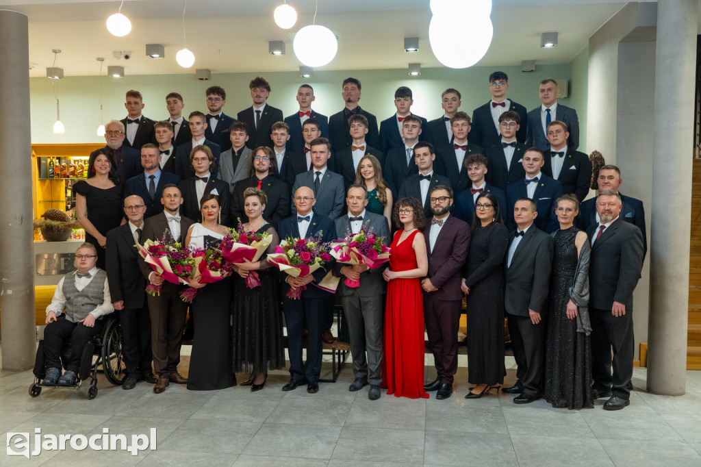 Studniówka 2025 maturzystów ZSP nr 1 w Jarocinie