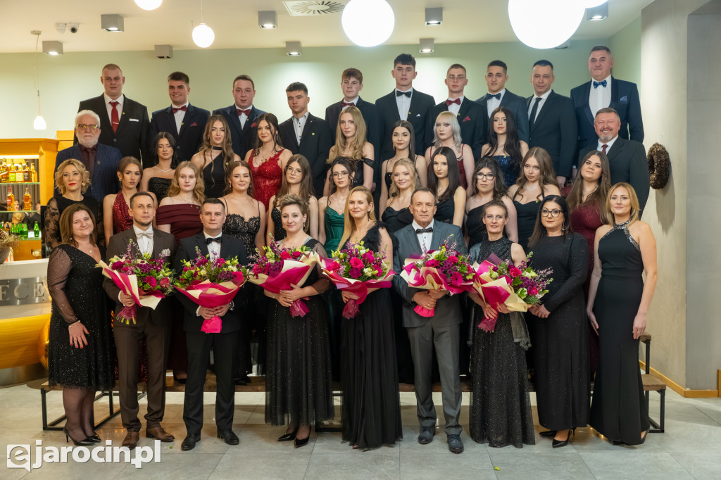 Studniówka 2025 maturzystów ZSP nr 1 w Jarocinie