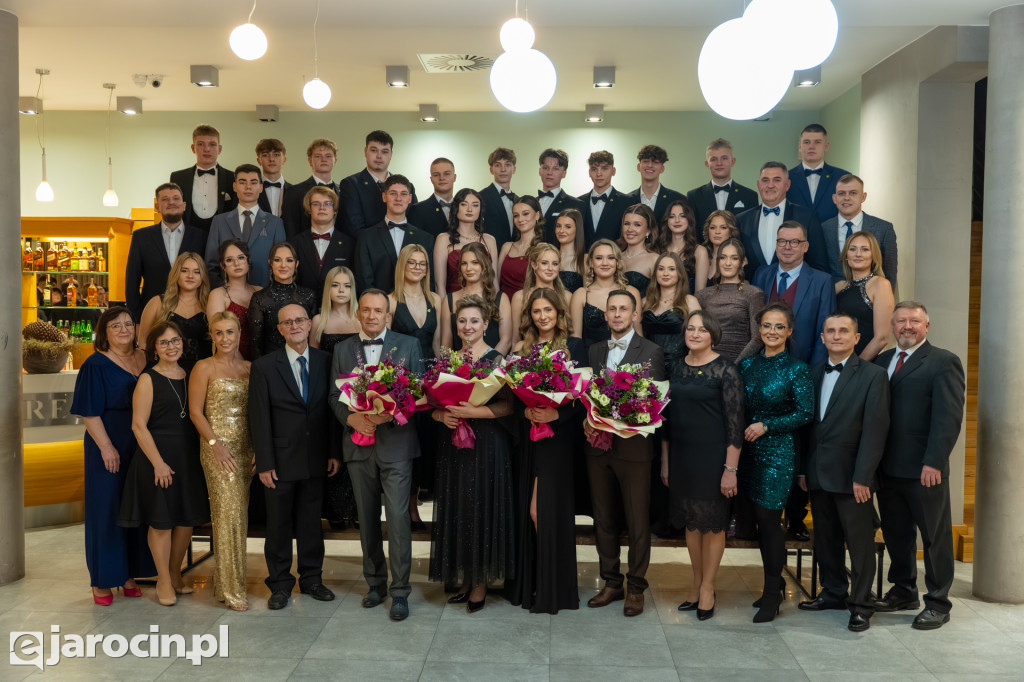Studniówka 2025 maturzystów ZSP nr 1 w Jarocinie