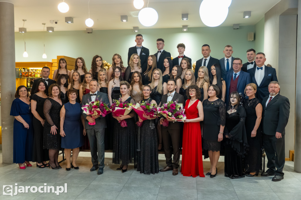 Studniówka 2025 maturzystów ZSP nr 1 w Jarocinie