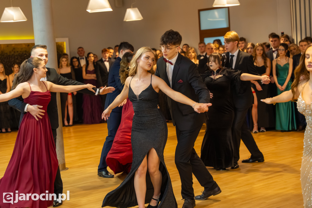 Studniówka 2025 maturzystów ZSP nr 1 w Jarocinie