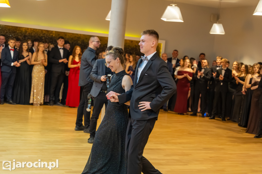 Studniówka 2025 maturzystów ZSP nr 1 w Jarocinie