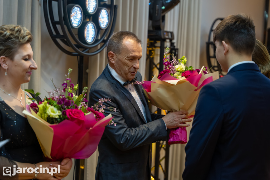 Studniówka 2025 maturzystów ZSP nr 1 w Jarocinie