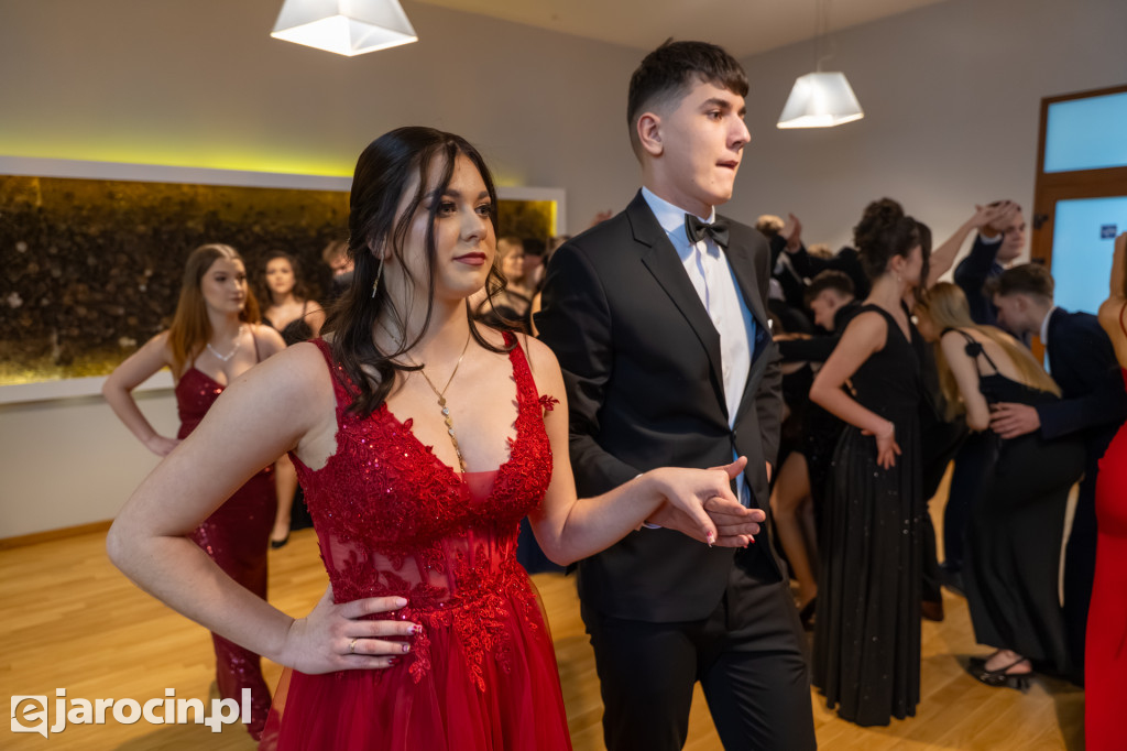 Studniówka 2025 maturzystów ZSP nr 1 w Jarocinie