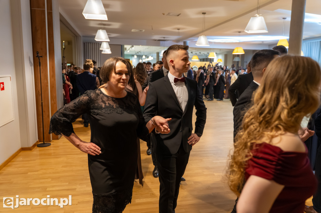 Studniówka 2025 maturzystów ZSP nr 1 w Jarocinie