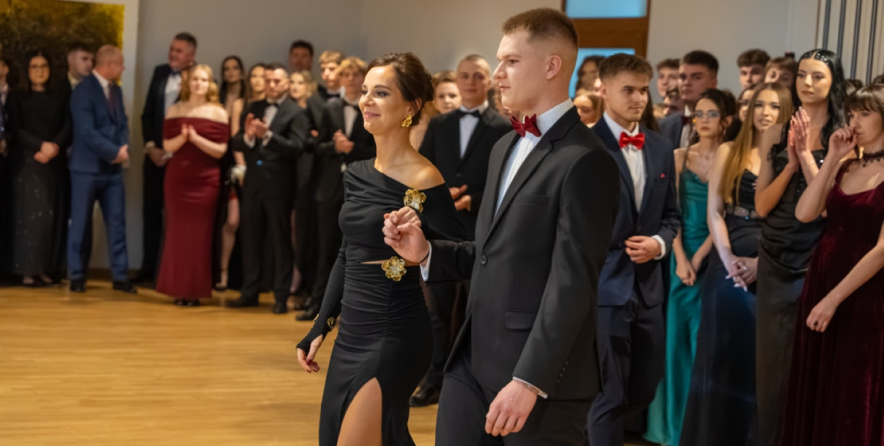 Studniówka 2025 maturzystów ZSP nr 1 w Jarocinie