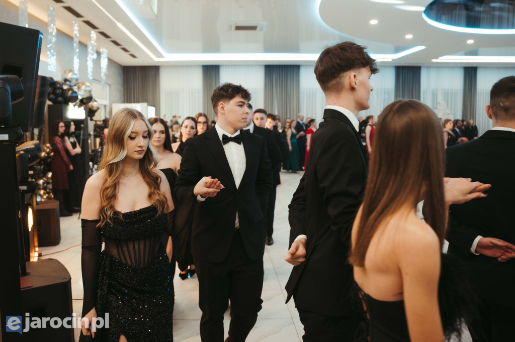 Studniówka 2025 maturzystów ZSP-B Tarce