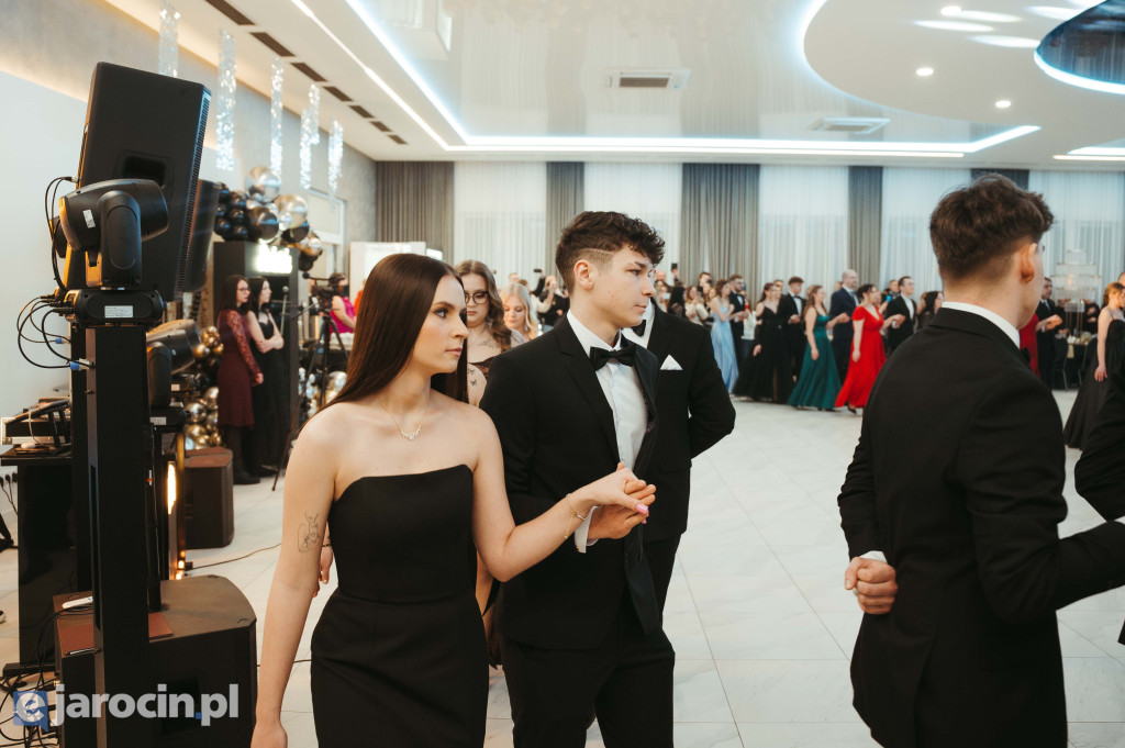 Studniówka 2025 maturzystów ZSP-B Tarce